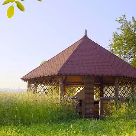 Vlachovo Motel Pod Stromisom المظهر الخارجي الصورة